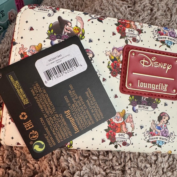 NWT Loungefly Snow White tattoo wallet - Picture 10 of 11